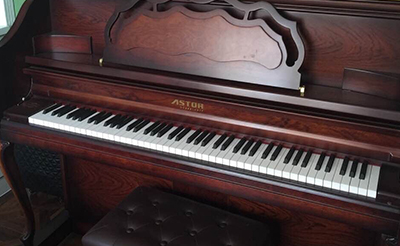 东方琴行钢琴种类多 总能选到适合自己的